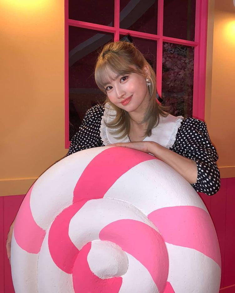potret Momo TWICE (instagram.com/twicetagram)