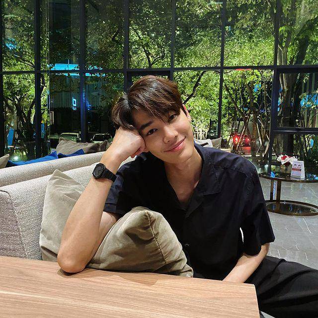 Dew Jirawat (instagram.com/dew_jsu)