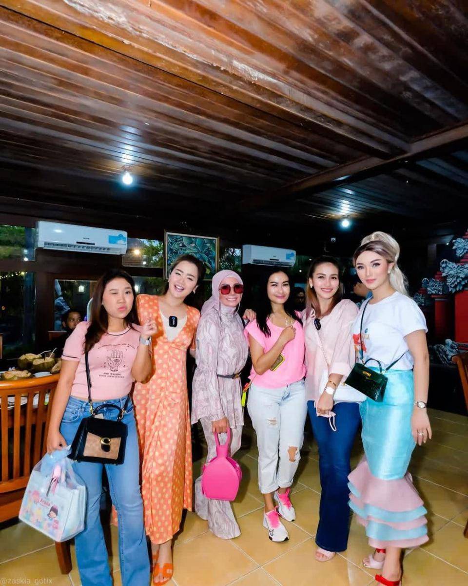 potret Zaskia Gotik (instagram.com/zaskia_gotix)