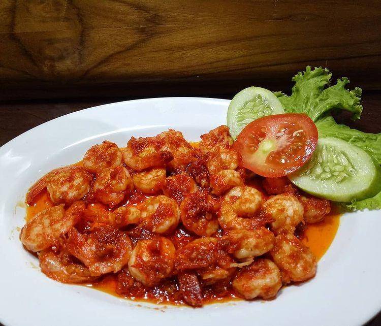 Udang sambal balacan (Instagram.com/pondokrawitcibubur)