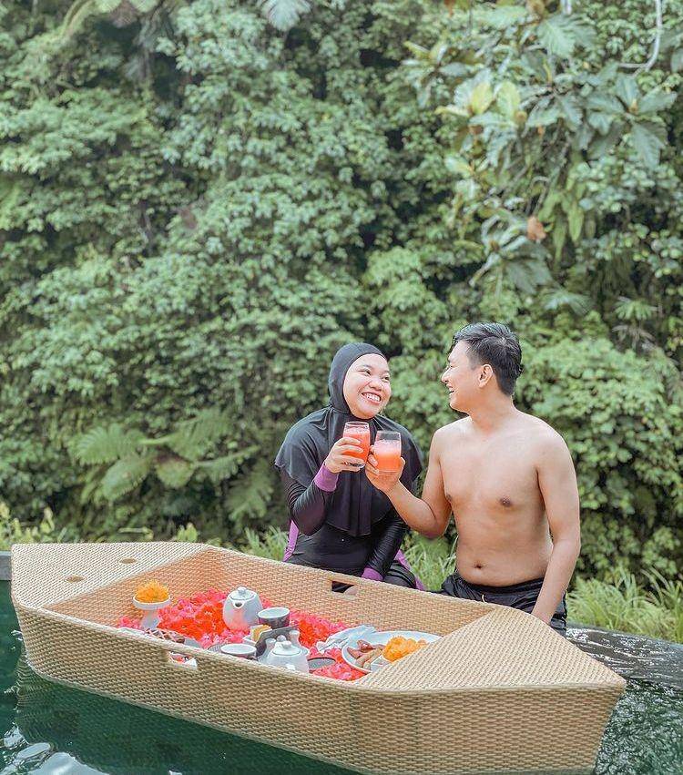 Mumuk Gomez berhijab (Instagram.com/mumukgomez)