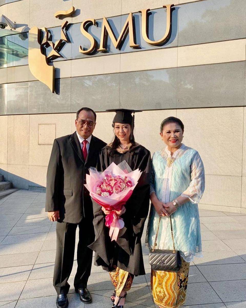 Kebaya Endang Budi Karya Sumadi (instagram.com/bambinayudia)
