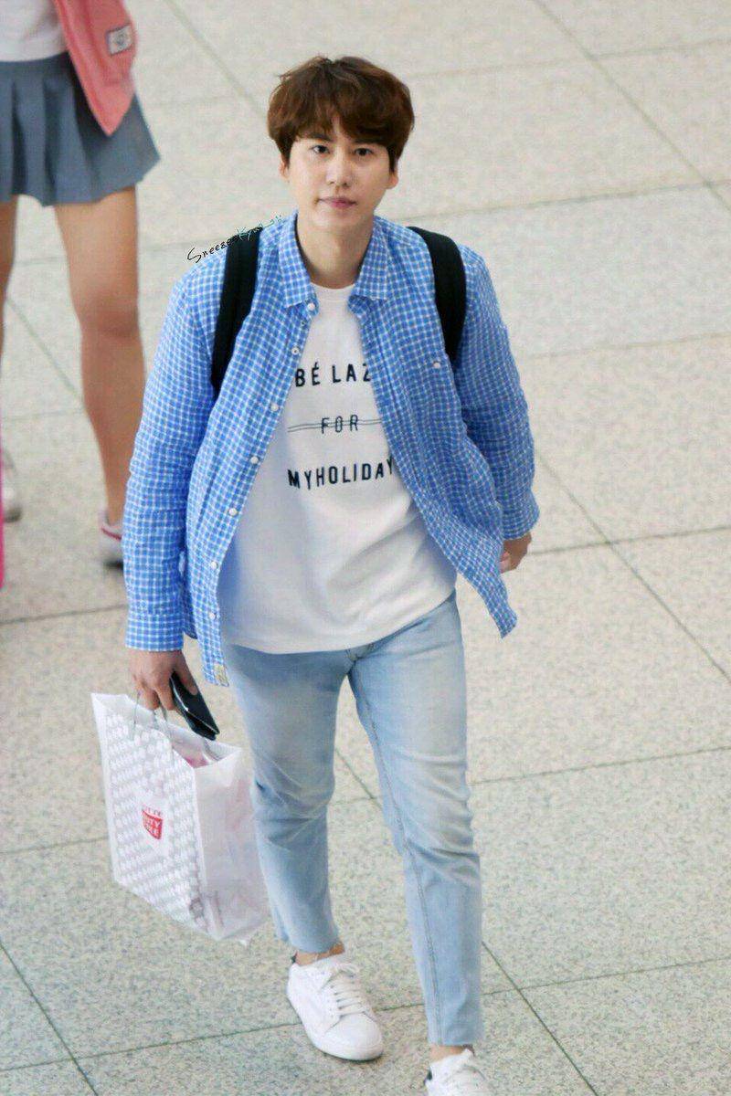 Gaya busana Kyuhyun Suju (twitter.com/SneezesKYU)