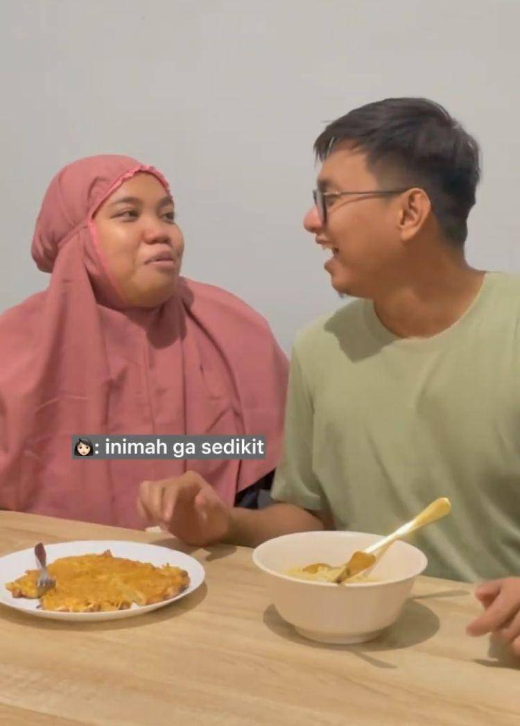 Mumuk Gomez berhijab (Instagram.com/mumukgomez)
