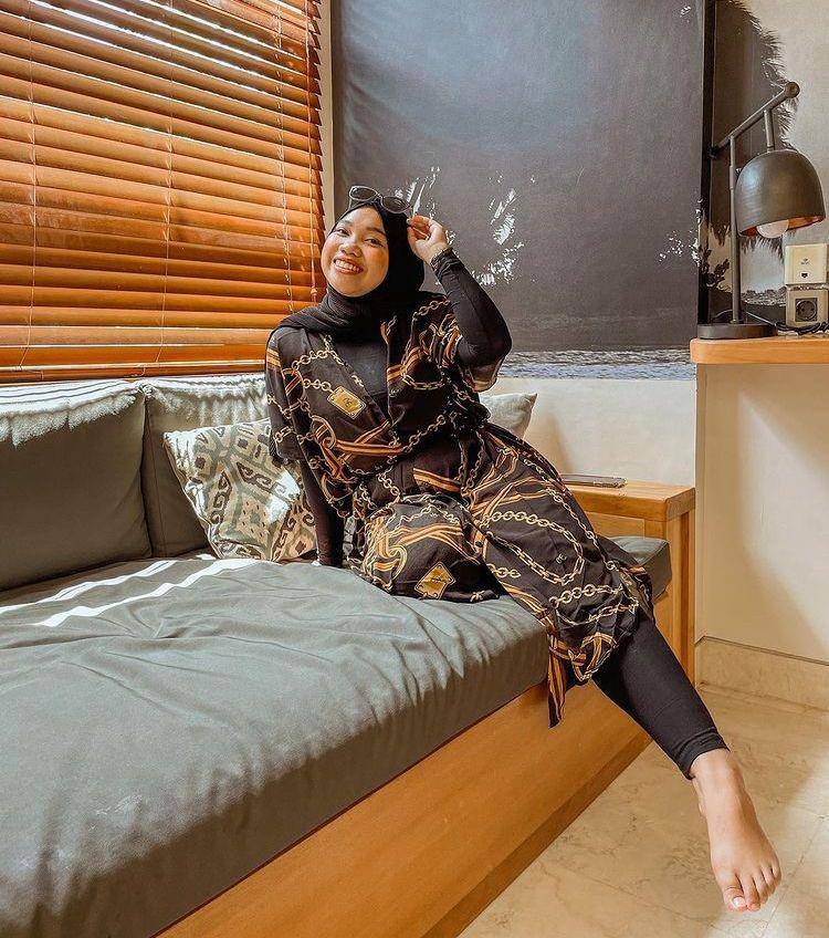 Mumuk Gomez berhijab (Instagram.com/mumukgomez)