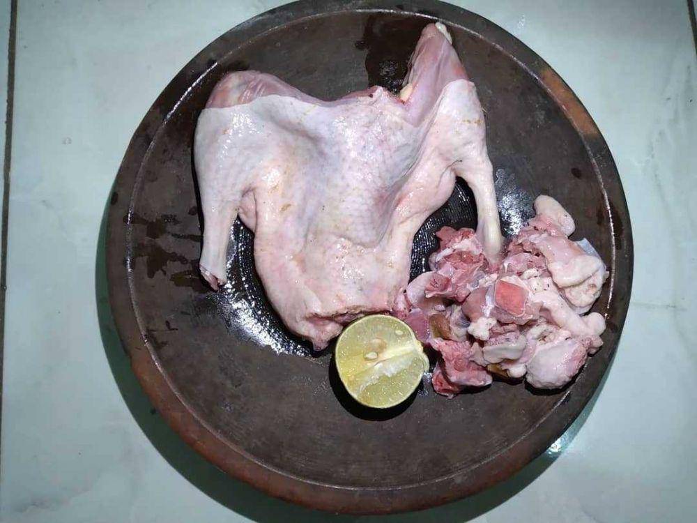 daging bebek segar (instagram.com/bebekduaputri.id)