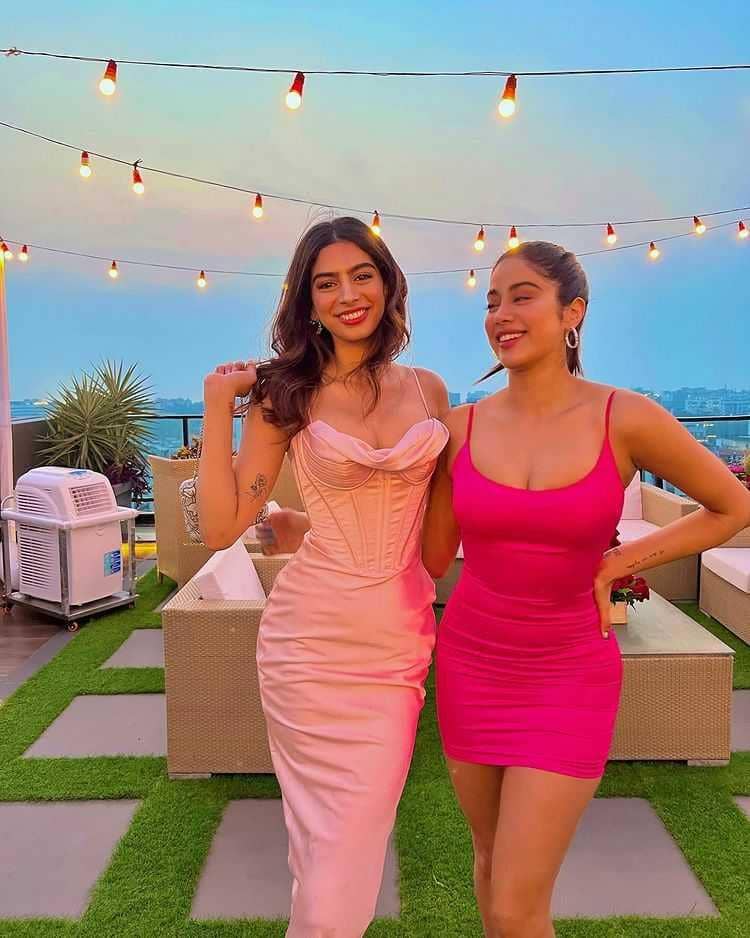 Khushi dan Janhvi Kapoor (instagram.com/khushi05k)
