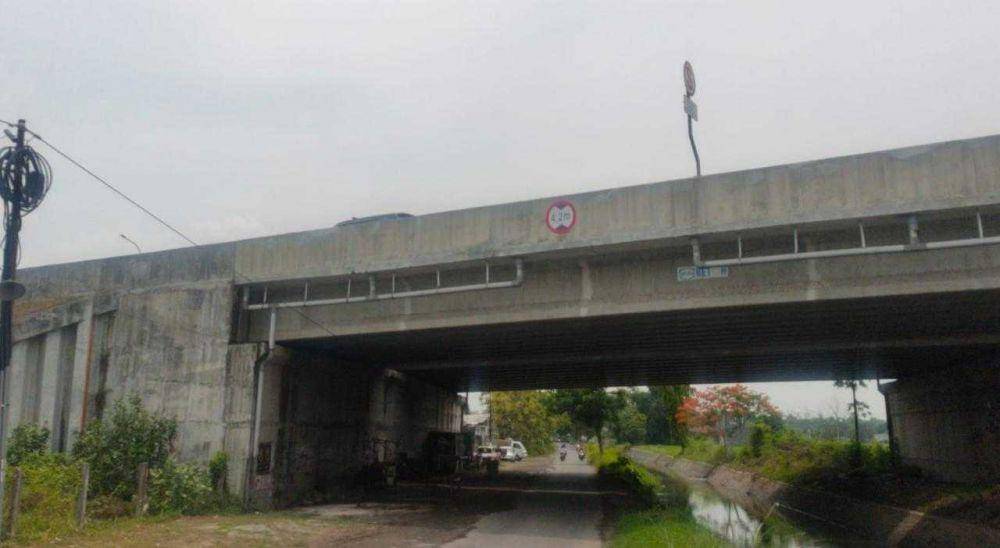 Jalan Tol lokasi kecelakaan Vanessa. IDN Times/Zainul Arifin