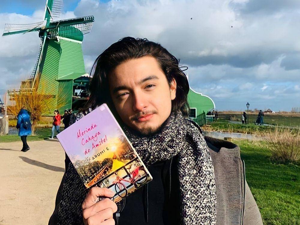potret Bryan Domani (instagram.com/merinducahayadeamstel)