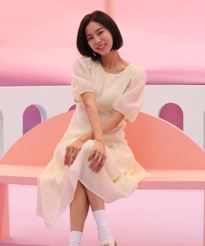 UEE (instagram.com/kim_uieing49)