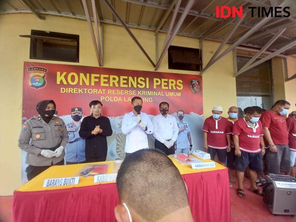 Ditreskrimum Polda Lampung bersama Polres jajaran, mengamankan sebanyak 101 pelaku tindak pidana perjudian terjadi di sejumlah wilayah hukum Polda Lampung. (IDN Times/Tama Yudha Wiguna)