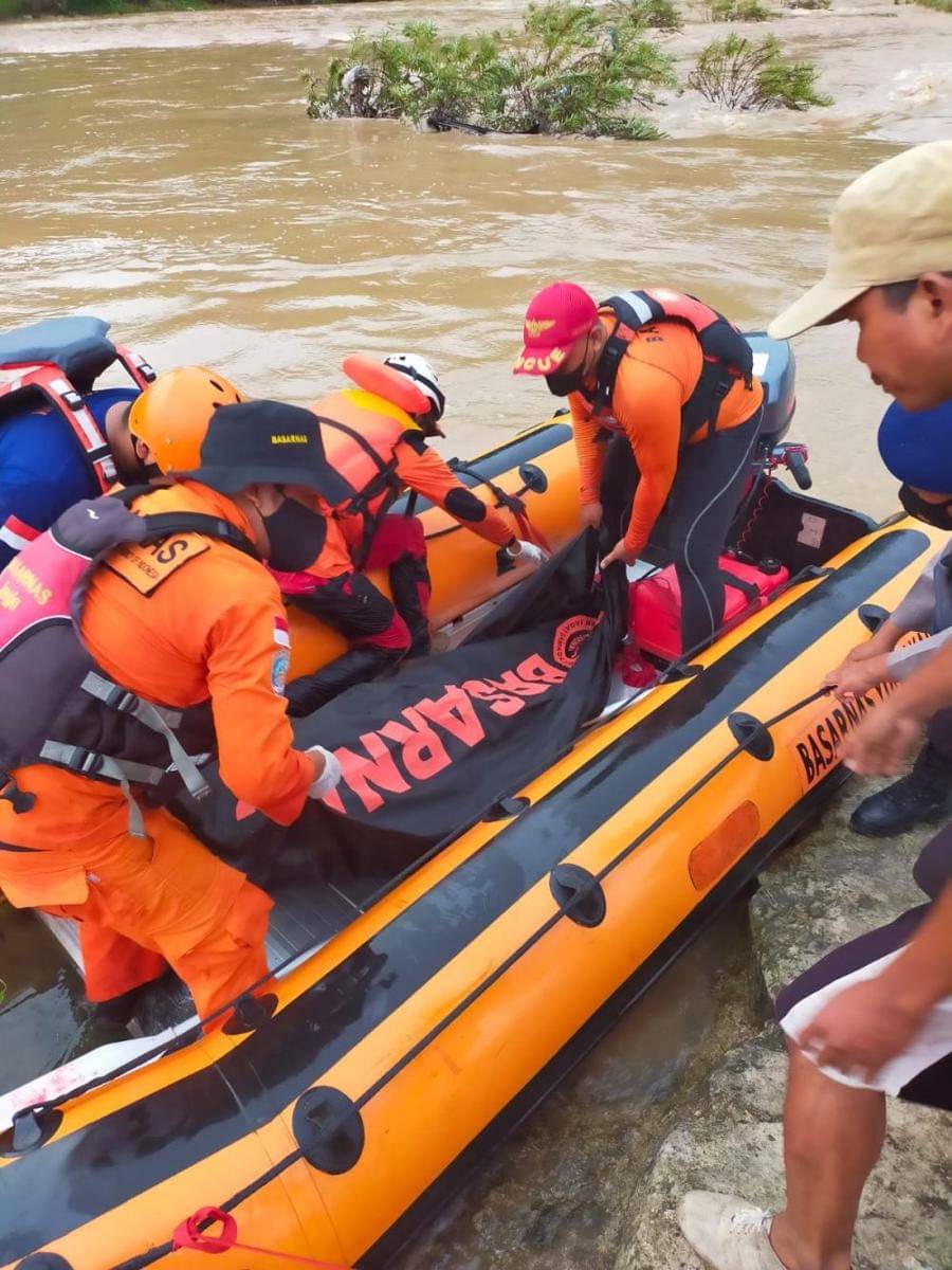 Evaluasi korban yang hanyut dan hilang di Sungai Opak Gunungkidul.(doc.Basarnas Yogyakarta)