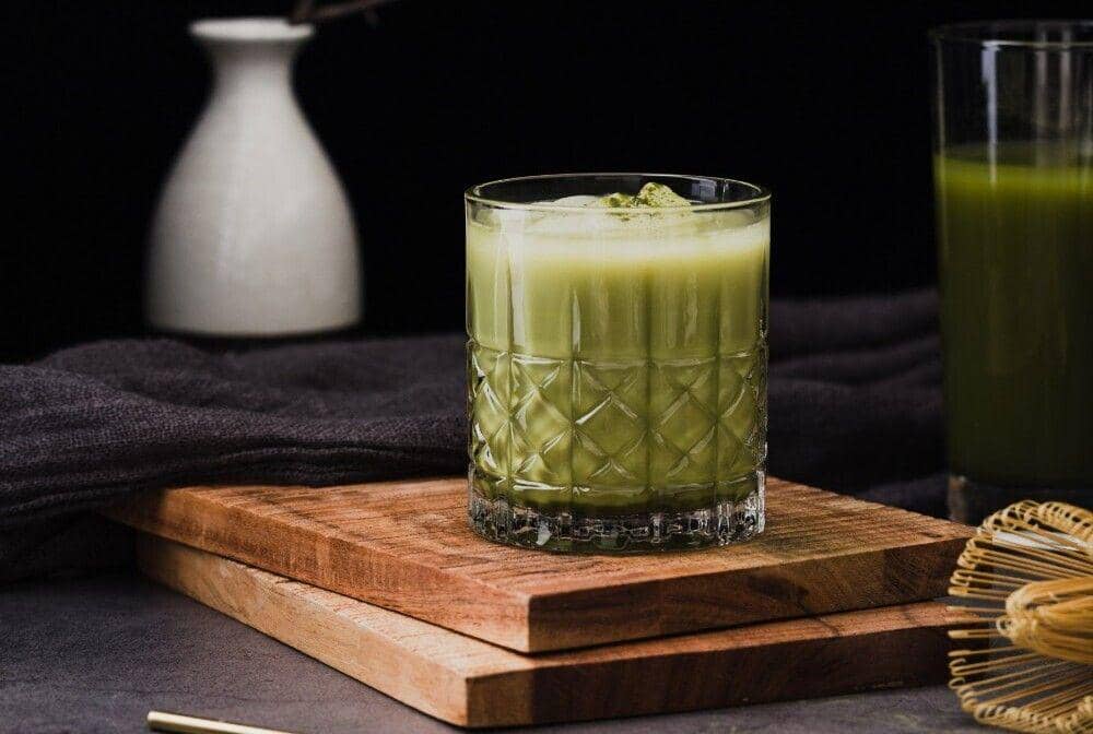 ilustrasi iced matcha