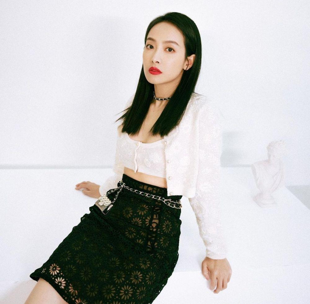 Victoria Song (instagram.com/victoria02_02)