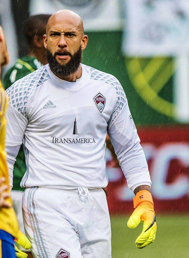 Tim Howard pada pertandingan Portland Timbers vs Colorado Rapids tahun 2016 (commons.wikimedia.org/Serg Stallone)