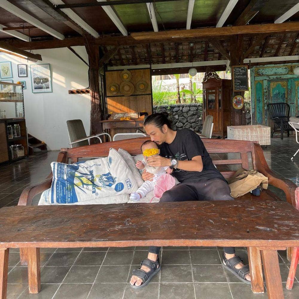 potret Fiersa Besari dan Kinasih Menyusuri Bumi (instagram.com/aqianr)