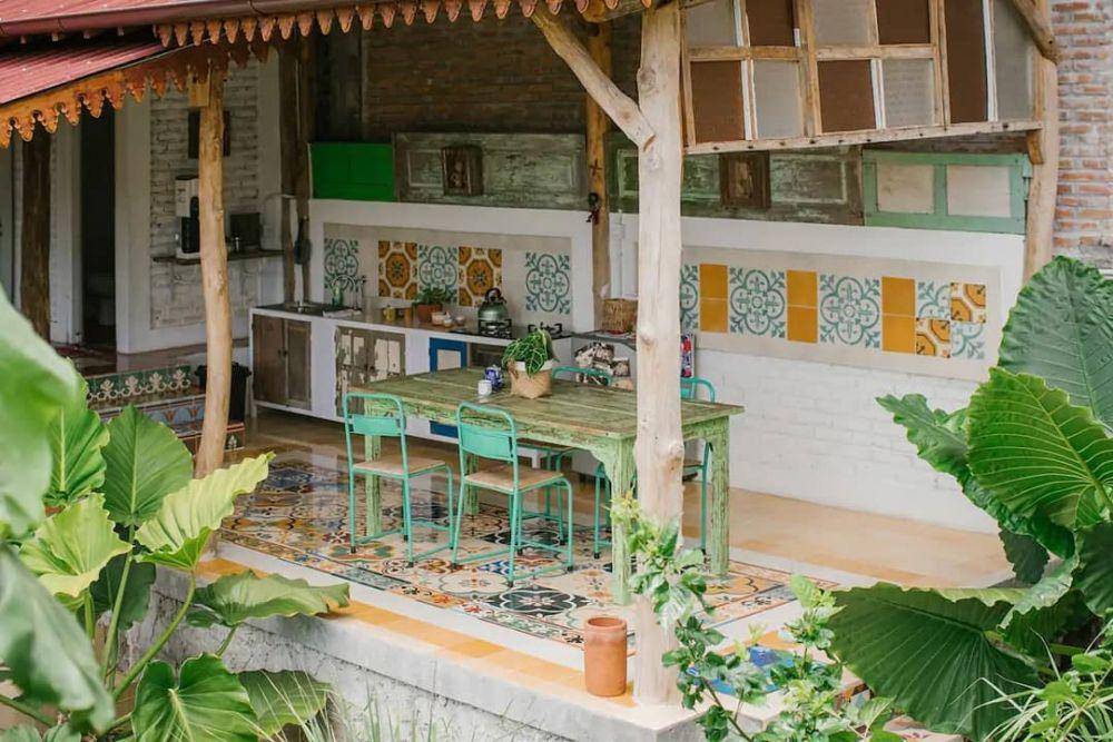 Papermoon Residency House (instagram.com/housefeelhome)