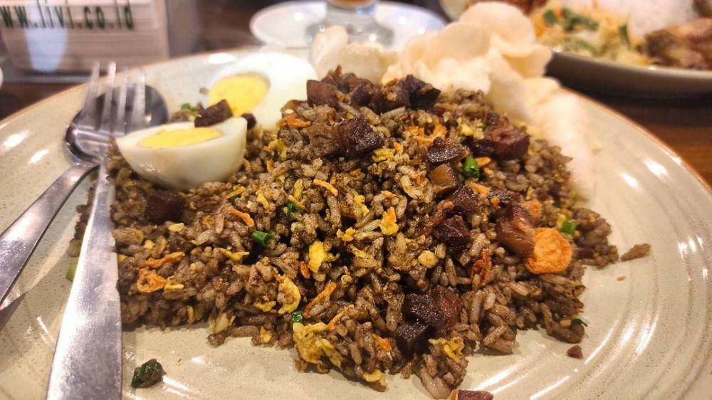 Nasi goreng rawon di Pupuk Bawang Cafe & Dining (instagram.com/andikurnia)