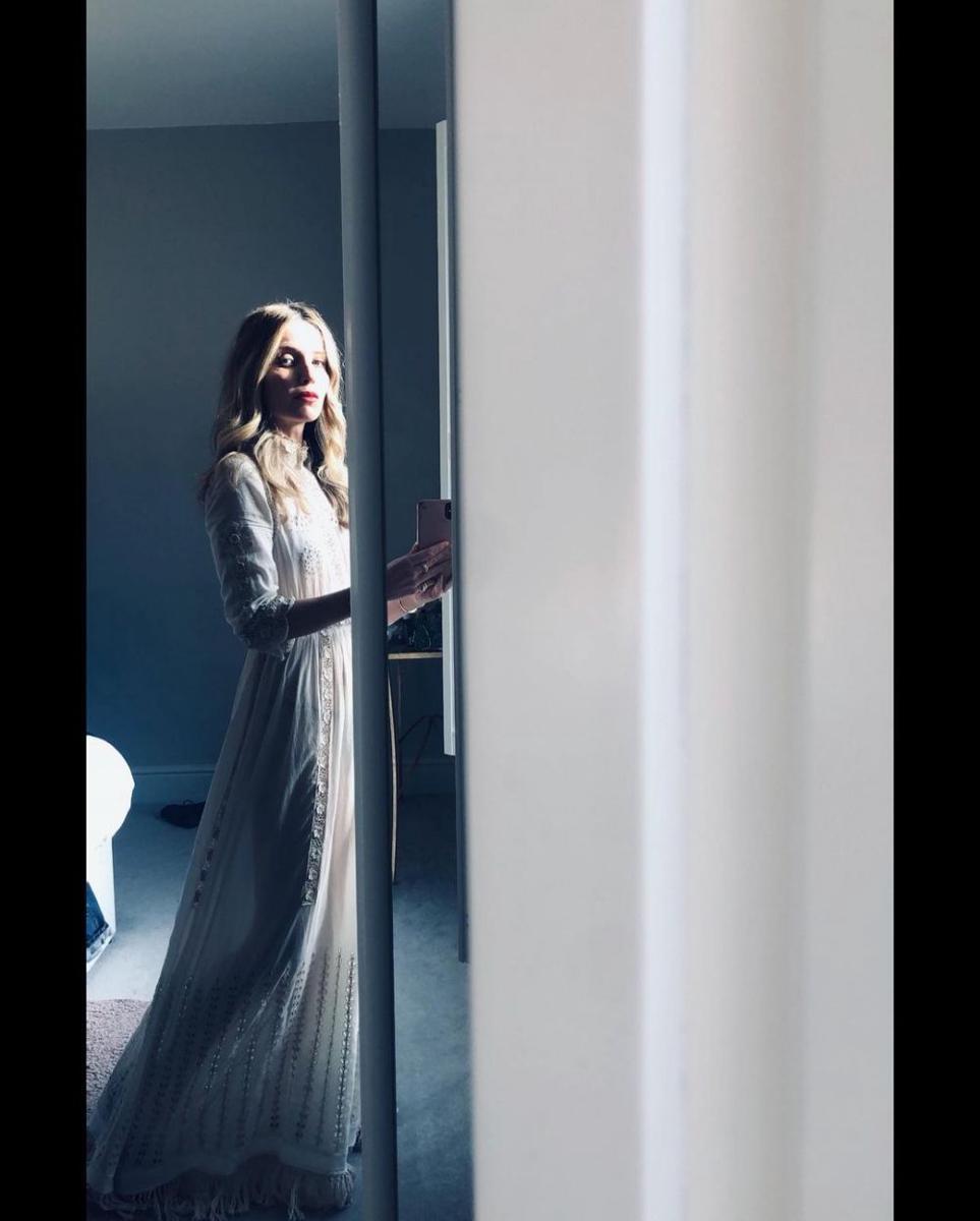potret Annabelle Wallis (instagram.com/annabellewallis)