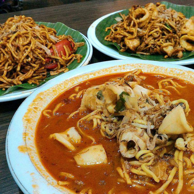 Mie Razali (instagram.com/astiesugiarto)