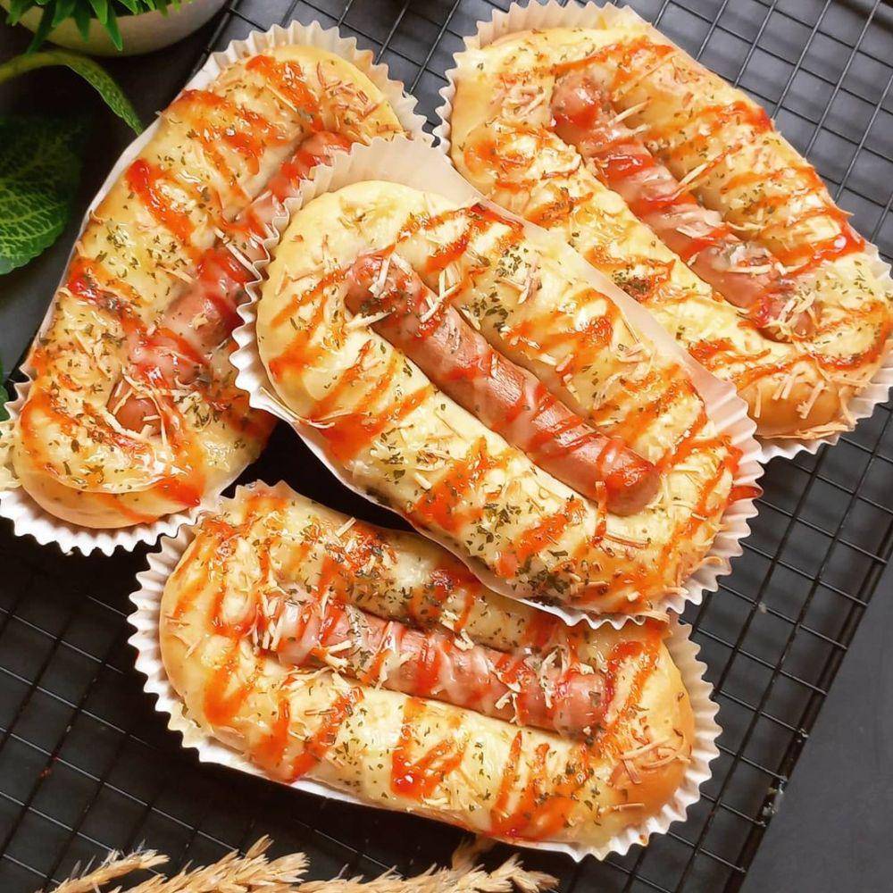 roti panggang sosis keju (instagram.com/ristipujistuti)