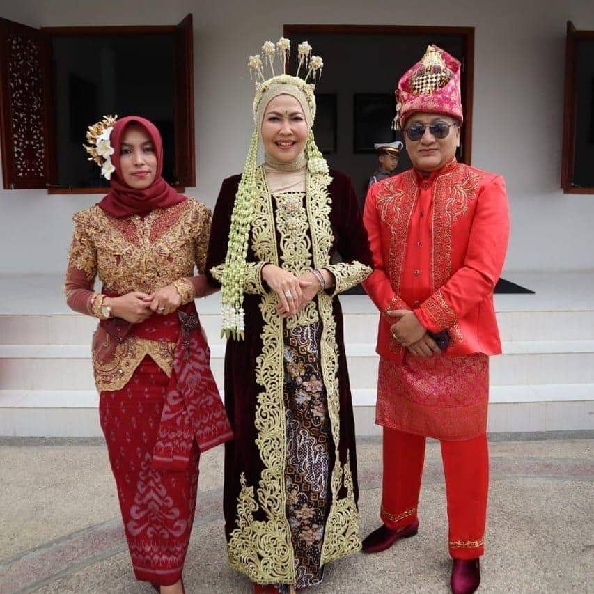 Kebaya dan Etnik Dewanti Rumpoko (instagram.com/dewanti_rumpoko)