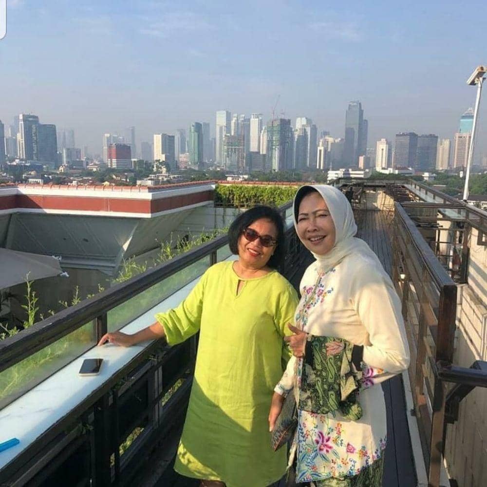 Kebaya dan Etnik Dewanti Rumpoko (instagram.com/dewanti_rumpoko)