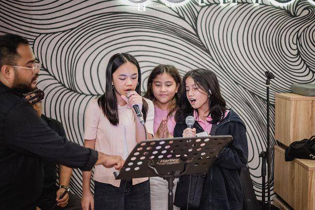 momen keseruan baby shower Nola B3 (instagram.com/riafinola)