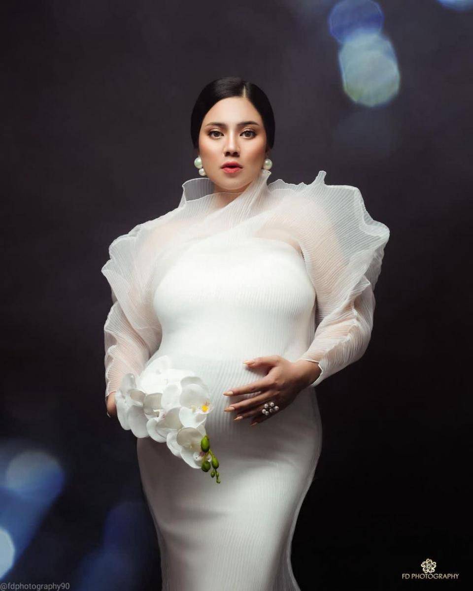 maternity Felicya Angelista (instagram.com/fdphotography90)