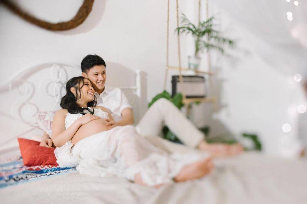 Maternity Photoshoot. (instagram.com/rinni_w)