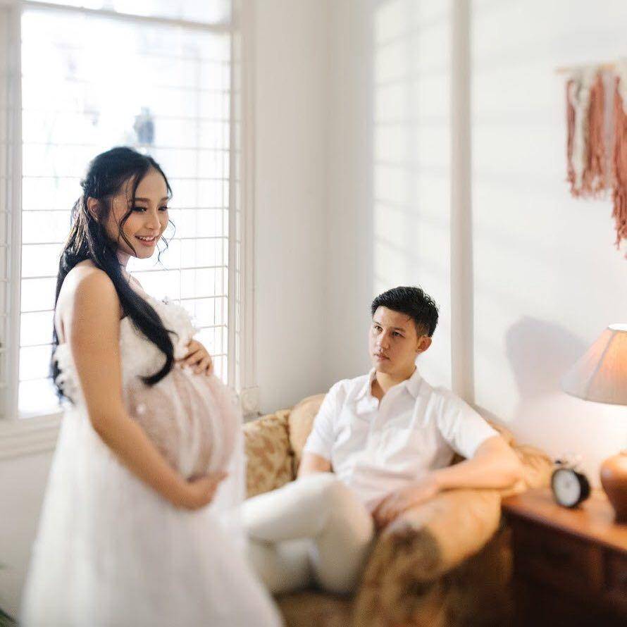 Maternity Photoshoot. (instagram.com/rinni_w)