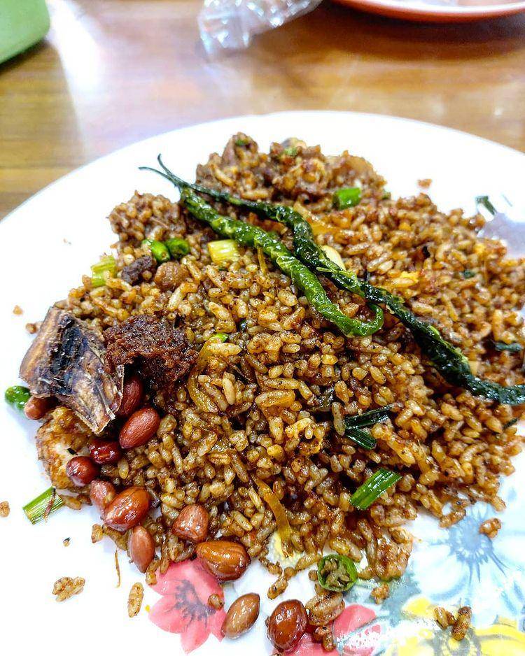 Nasi Goreng Daus (instagram.com/sitisuryawati)