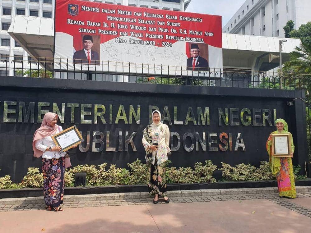 Kebaya dan Etnik Dewanti Rumpoko (instagram.com/dewanti_rumpoko)