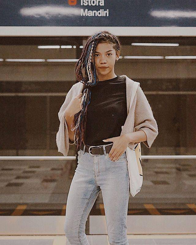 Zsazsa Utari (instagram.com/zsazsautari)