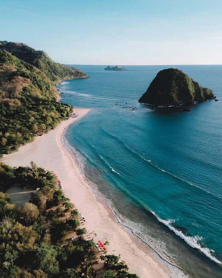potret Pulau Merah (instagram.com/anglurselurr_)