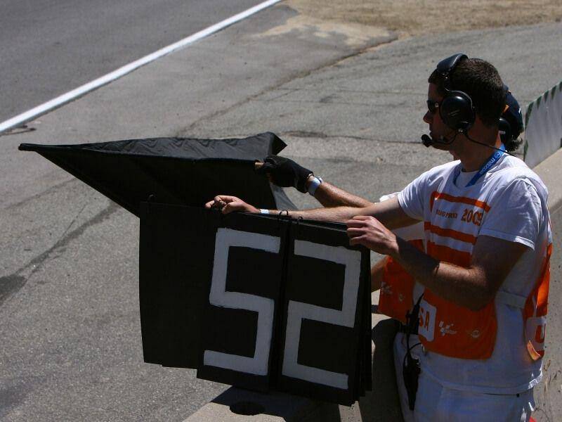ilustrasi black flag (autoevolution.com)