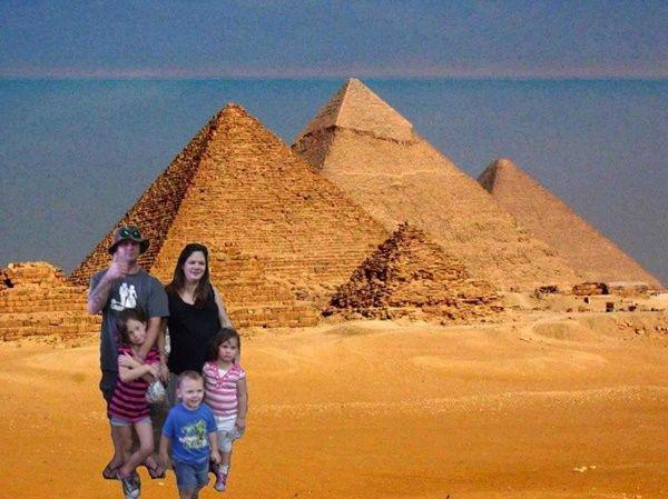 10 Foto Editan Photoshop Paling Gagal saat Liburan, Gak Jadi Keren Deh