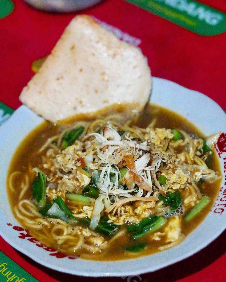 mie godog (instagram.com/aboutcirebonfood)