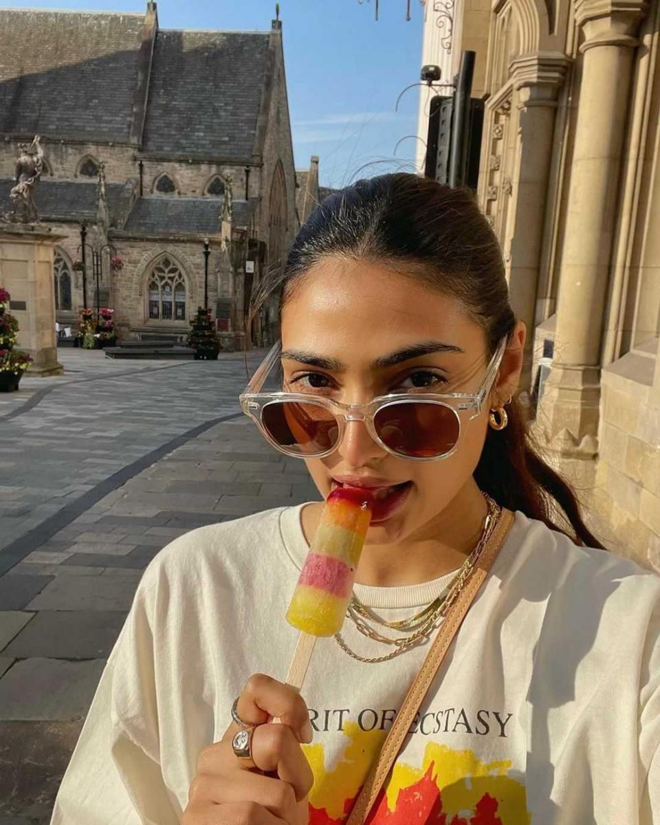 Athiya Shetty (instagram.com/athiyashetty)