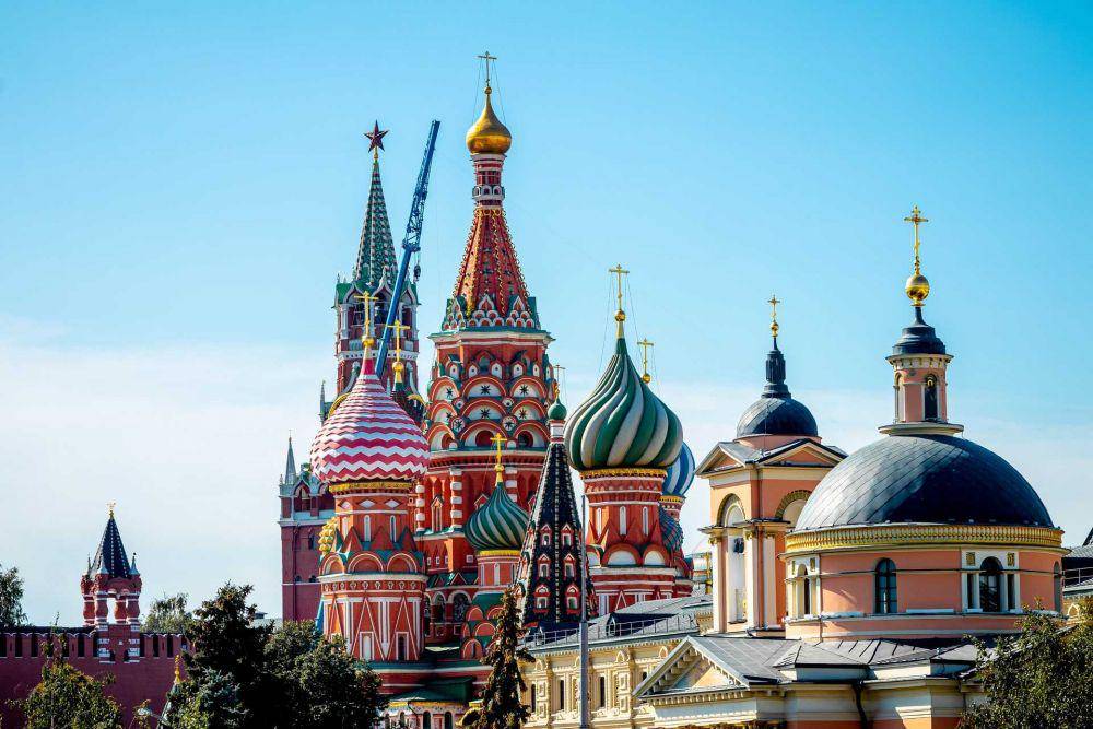 St. Basil Cathedral (unsplash.com/Artem Beliaikin)