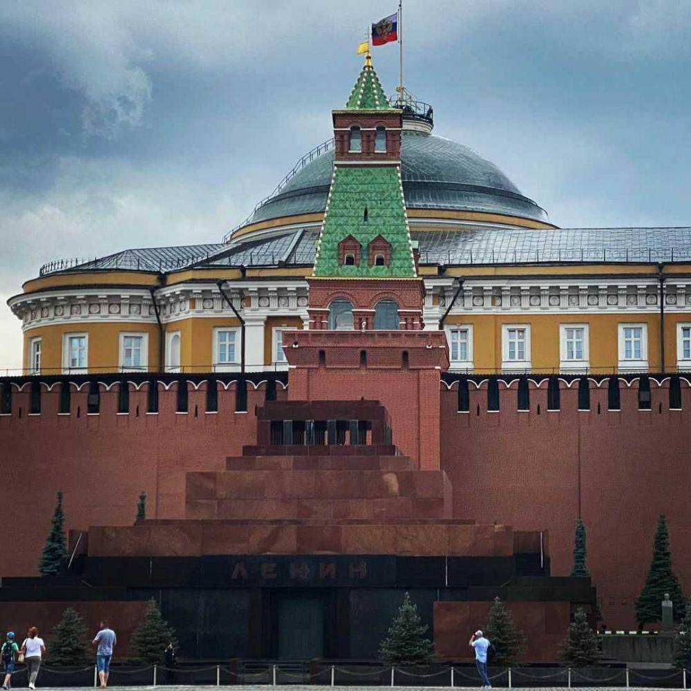 Mausoleum Lenin (instagram.com/mesi_bezzeg)