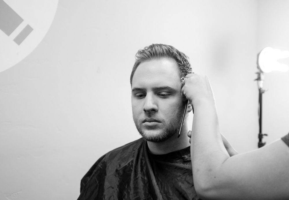 ilustrasi rambut pendek (unplash.com/NeONBRAND)