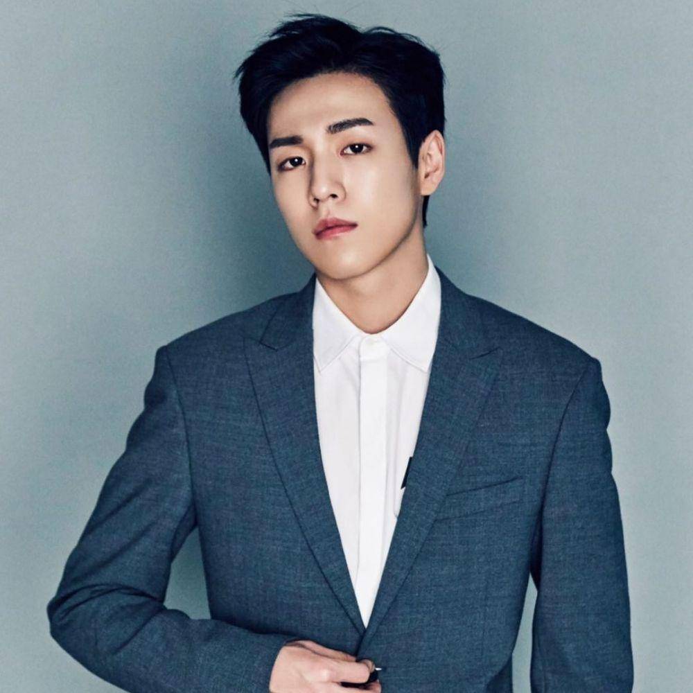 Lee Hyun Woo (instagram.com/awesome_ent_official)