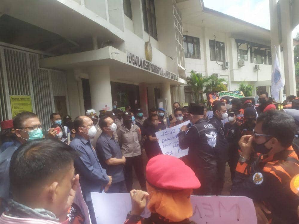 Istri Bandar Narkotika Dibebaskan, Ormas Geruduk Pengadilan Palembang