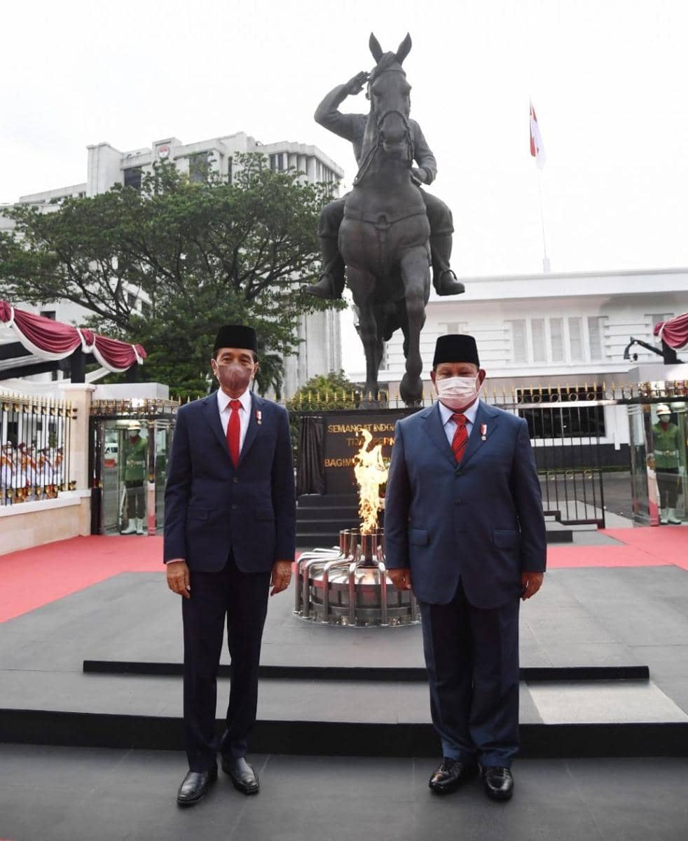 Presiden Jokowi resmikan Tugu Api Semangat Indonesia Merdeka Tidak Pernah Padam di Lapangan Bela Negara, Kemenhan (dok. Biro Pers Kepresidenan)