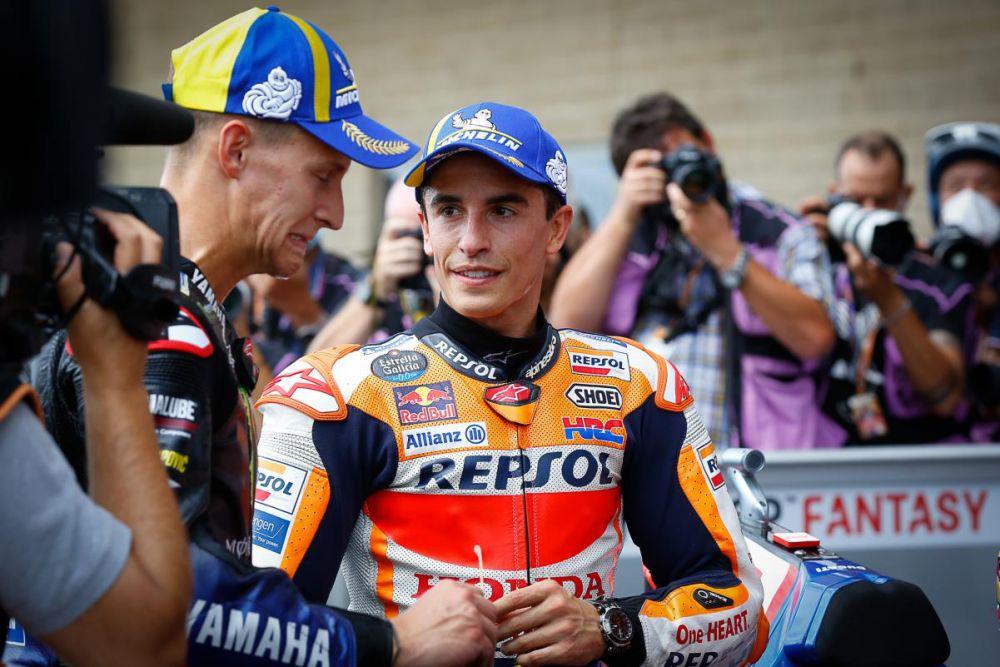 Marc Marquez berbincang dengan Quartararo pada GP Amerika. (motogp.com)