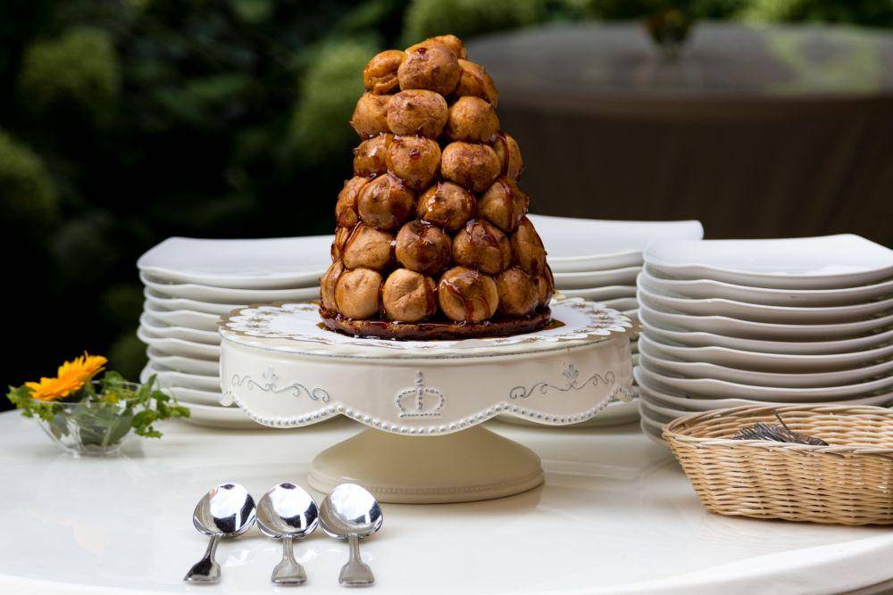 ilustrasi croquembouche (pixabay.com/Hanneke Visschers)