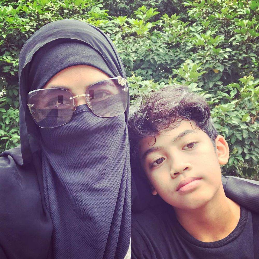 Pipik Dian Irawati dan Attaya Bilal Rizkillah (instagram.com/_ummi_pipik_)