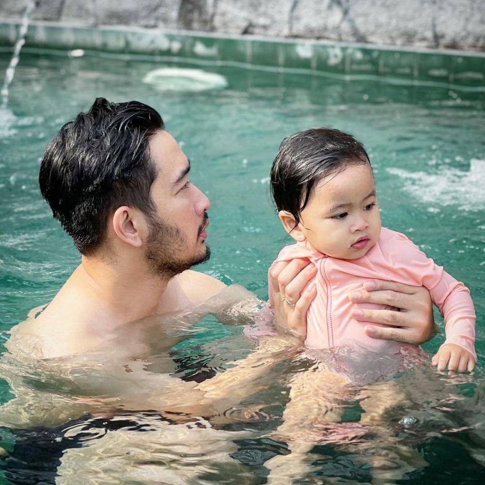 Jeje Govinda dan Zunaira Alessia (instagram.com/ritchieismail)