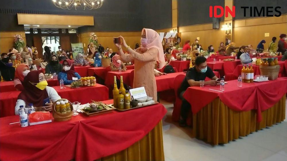 Peserta lomba jamu gendong di Kabupaten Tulungagung, IDN Times/ Bramanta Pamungkas